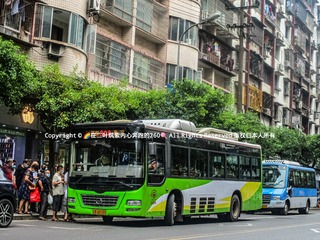 893102