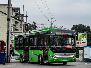 893268