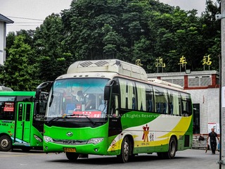 893131