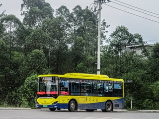 912957