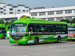 893276