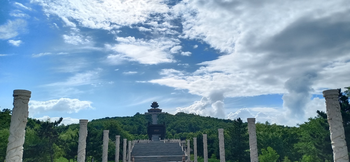 辽阳龙鼎山p6龙和月亮巧合