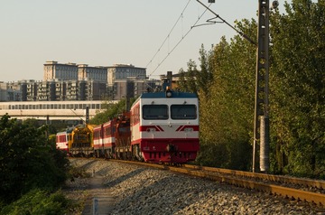 2435421