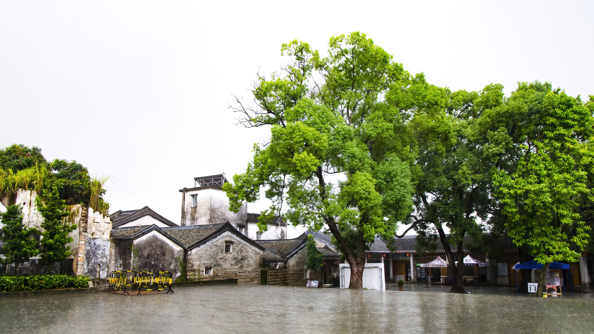 大雨深圳大鹏古城
