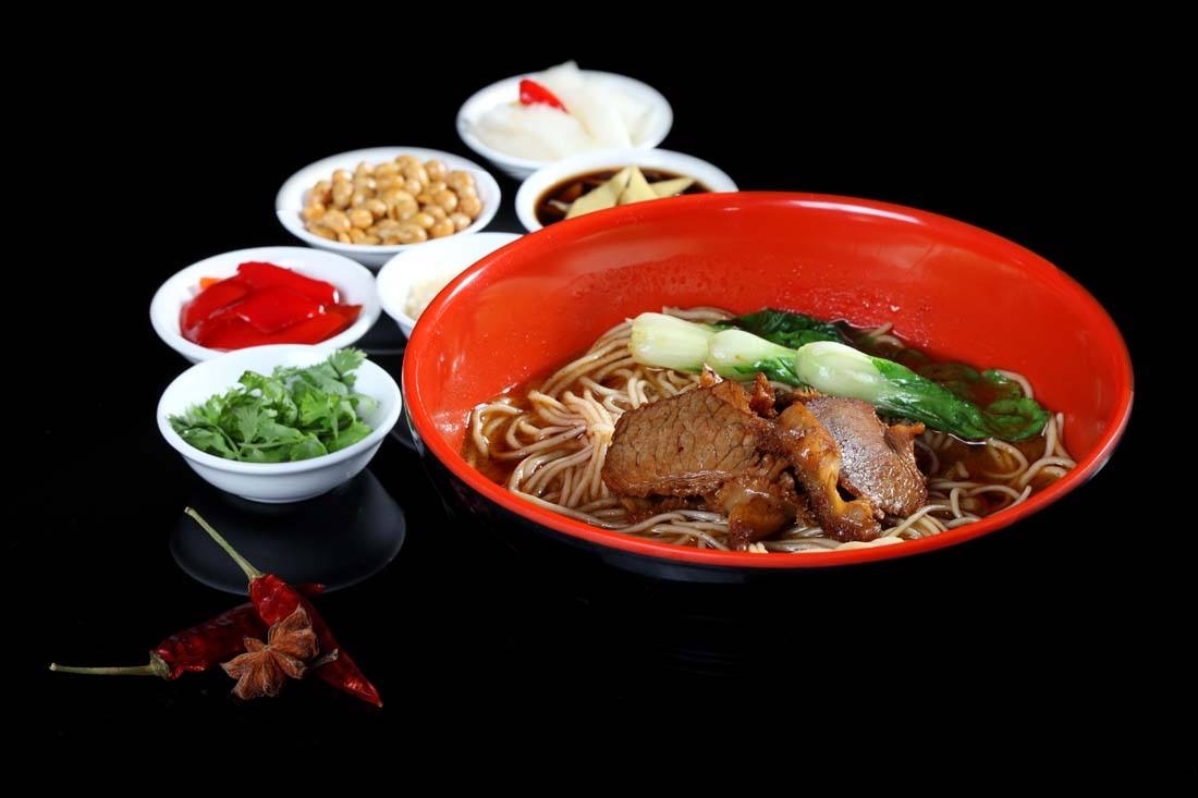 老板来碗忘情牛肉面