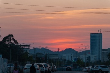 180999