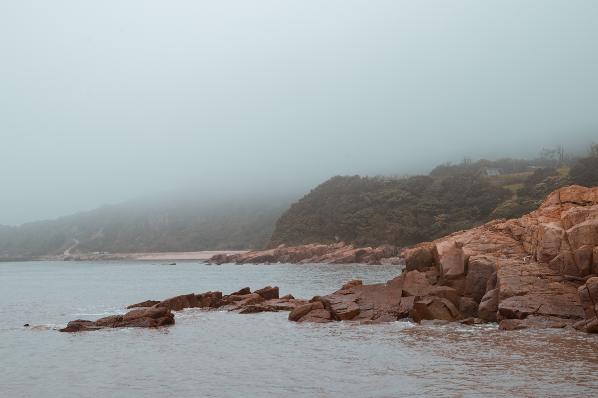 舟山螺塘线海滩礁石