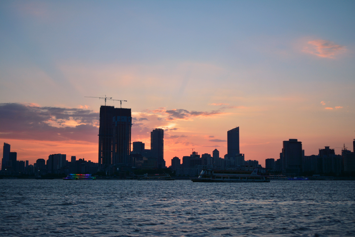 武汉探索代你去江边看一看