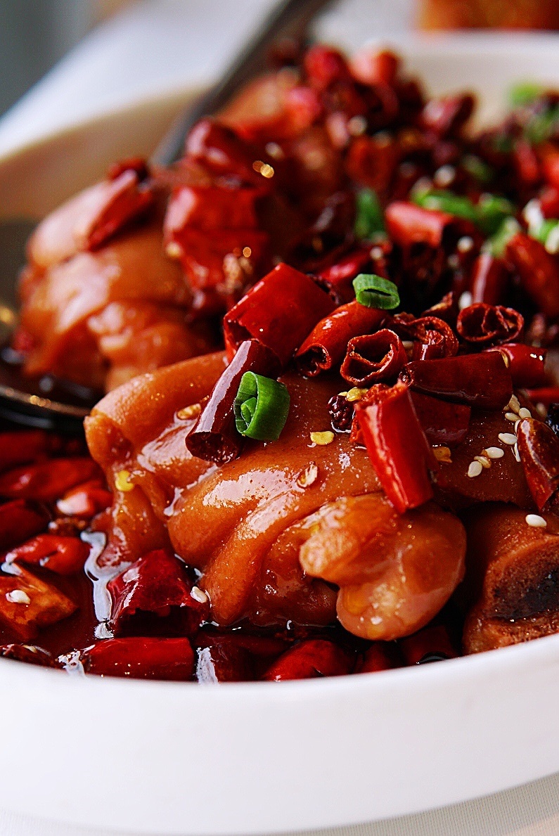 麻辣美容猪蹄🐷 - 小粉粉meng