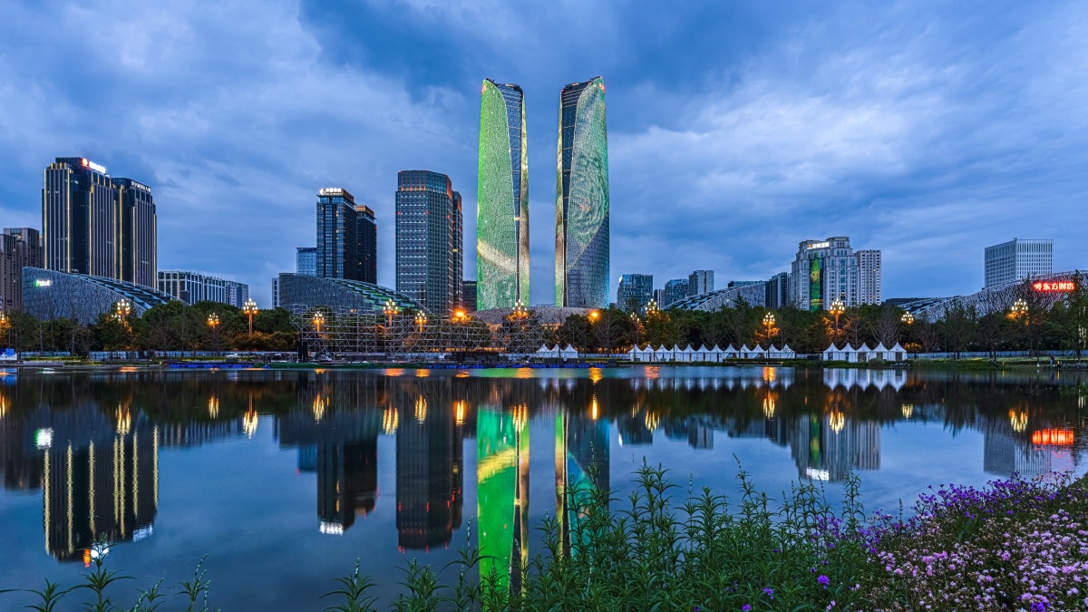 1/116城市广场摄影最美城市天际线和你的城市一起合影四川是个好地方