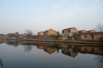 2405492