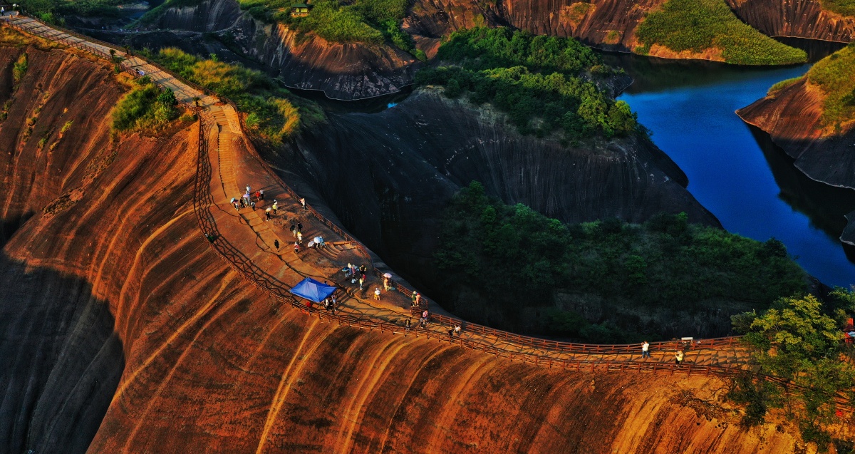 夕阳下的高椅岭