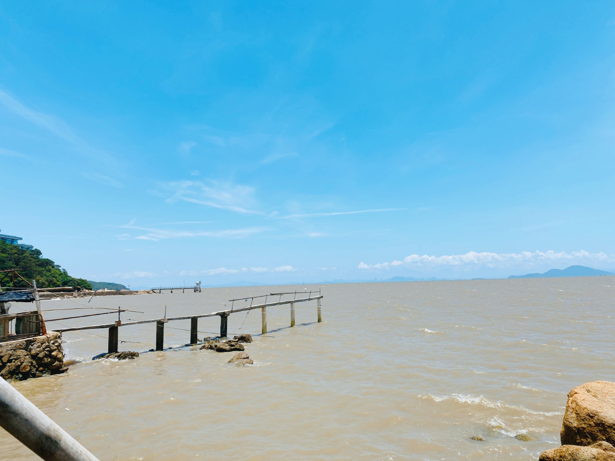 珠海淇澳岛蓝天白云大海79