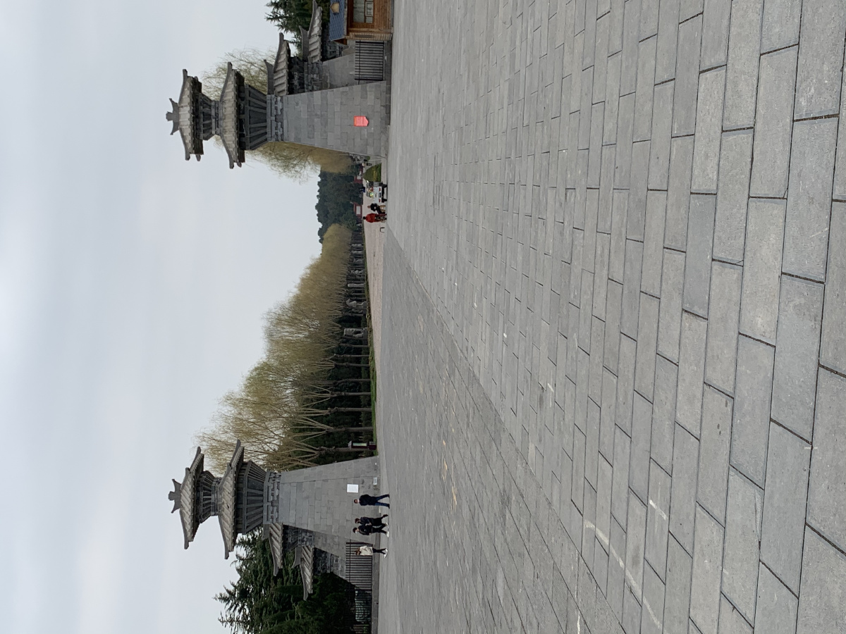 刘秀坟门口