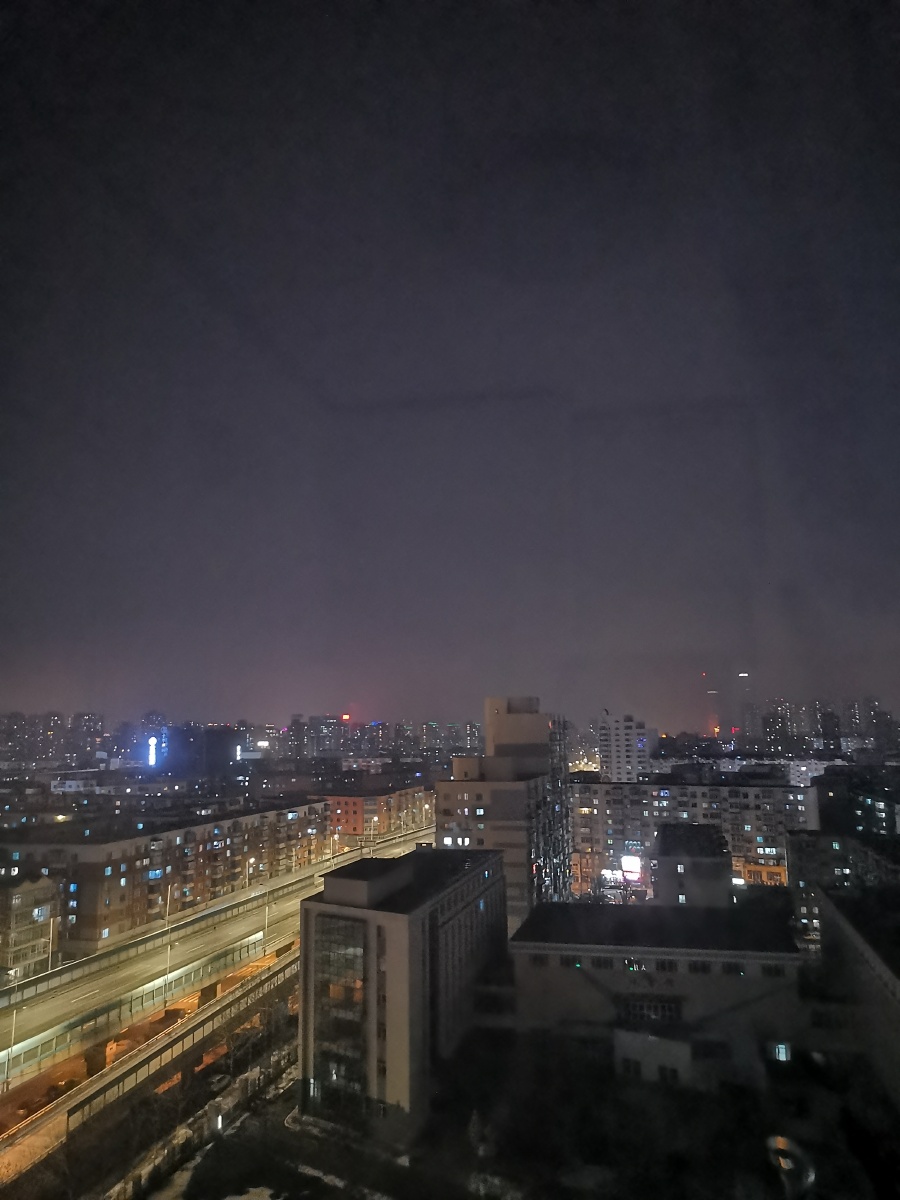 万家灯火阑珊处却无一处是归处