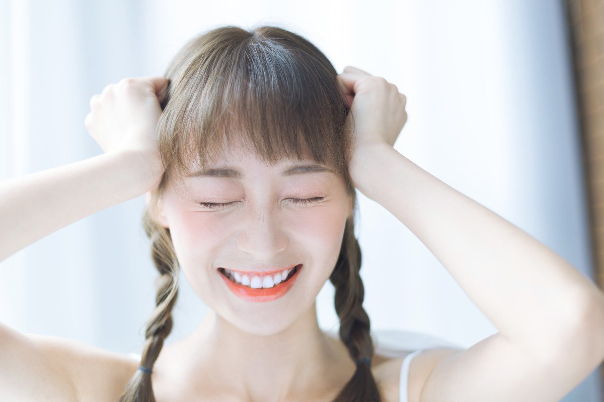 治愈笑容小姐姐的迷惑行为