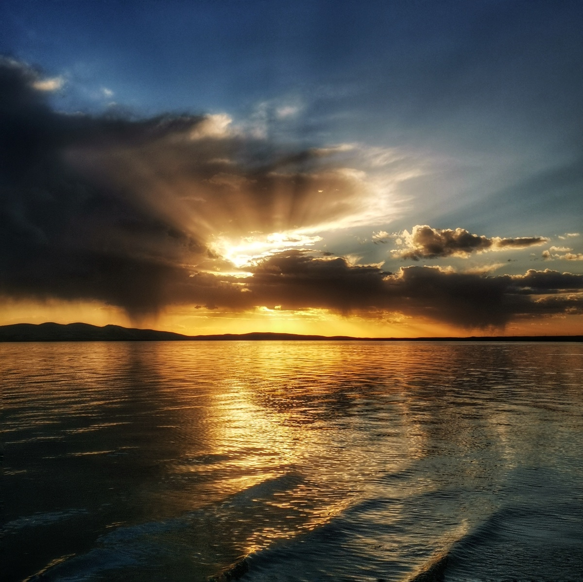 青海湖尕海日落