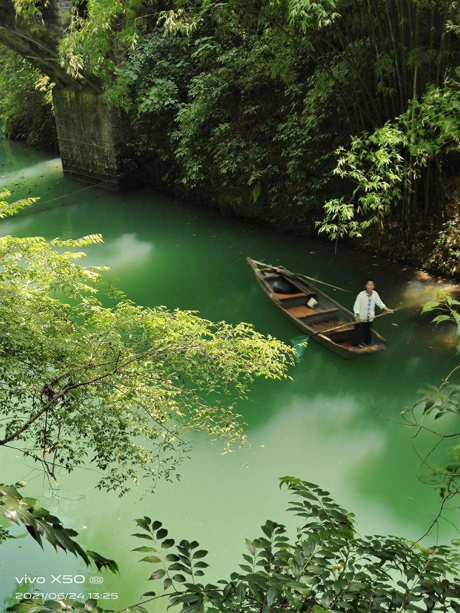 2021624拍摄于长江三峡龙进溪景区这里景色宛若世外桃园人间仙境行