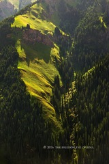 山坳暖阳