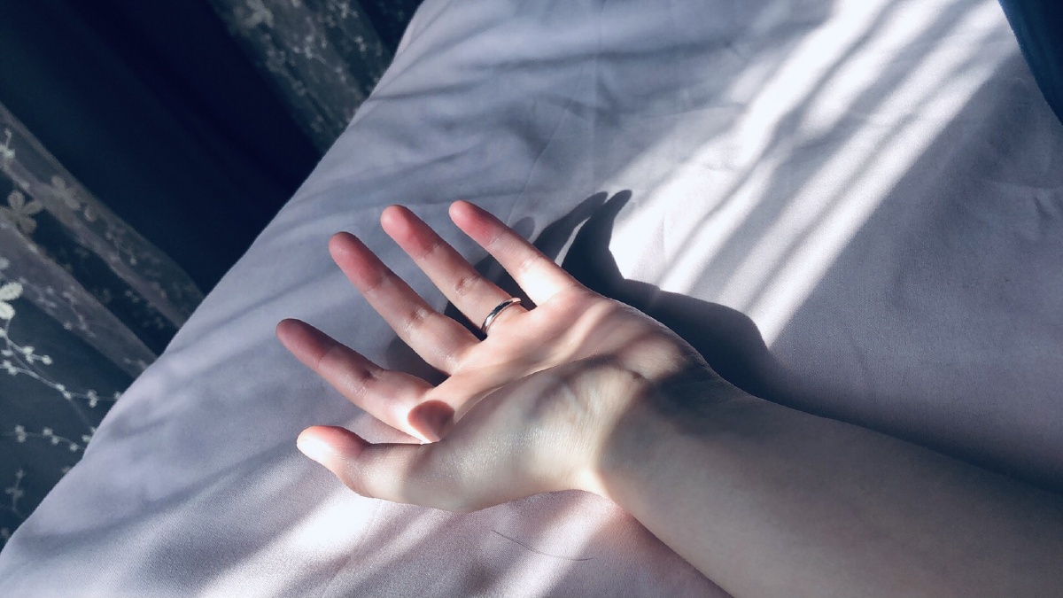 我见过爱情最美的样子就是跟你手牵手