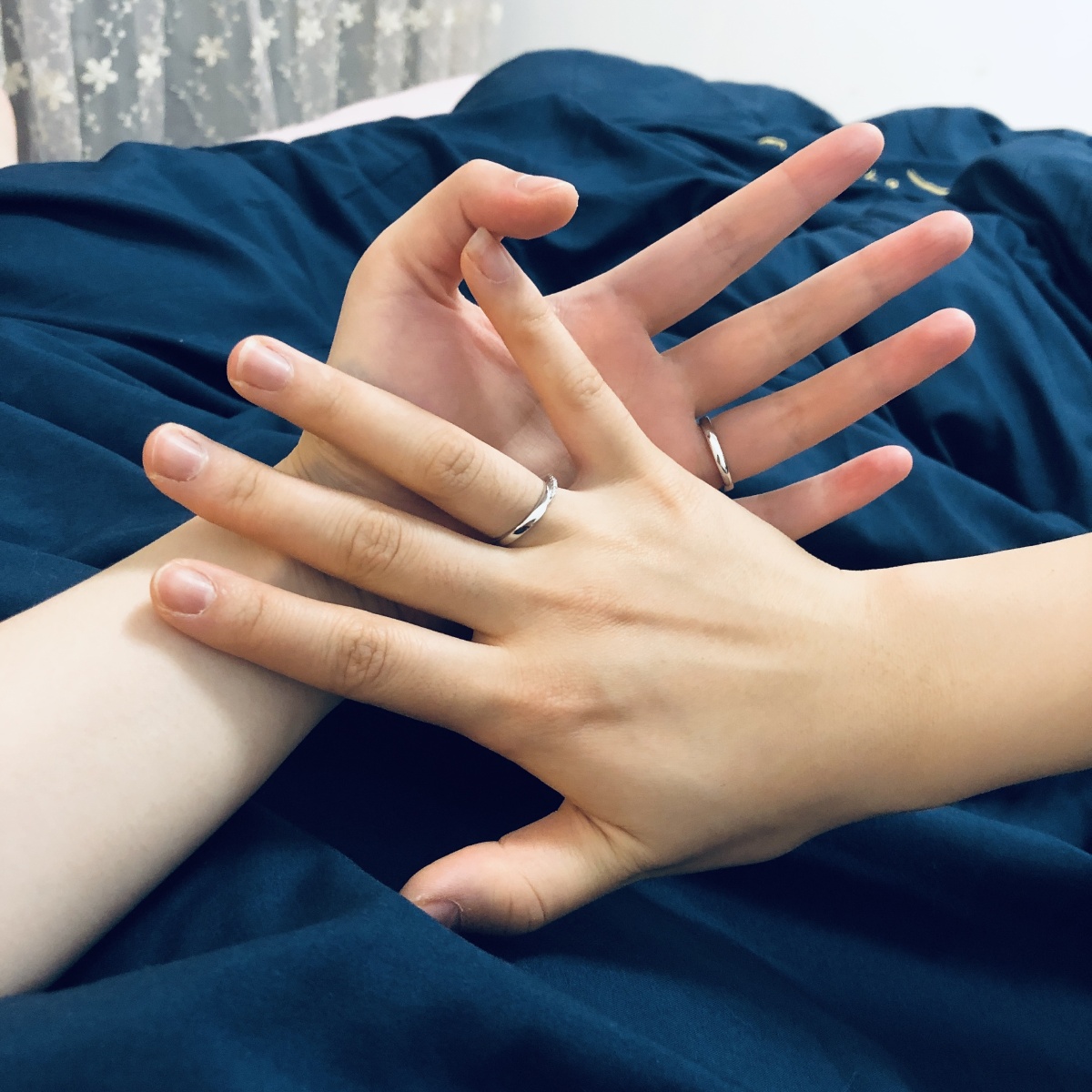 我见过爱情最美的样子就是跟你手牵手