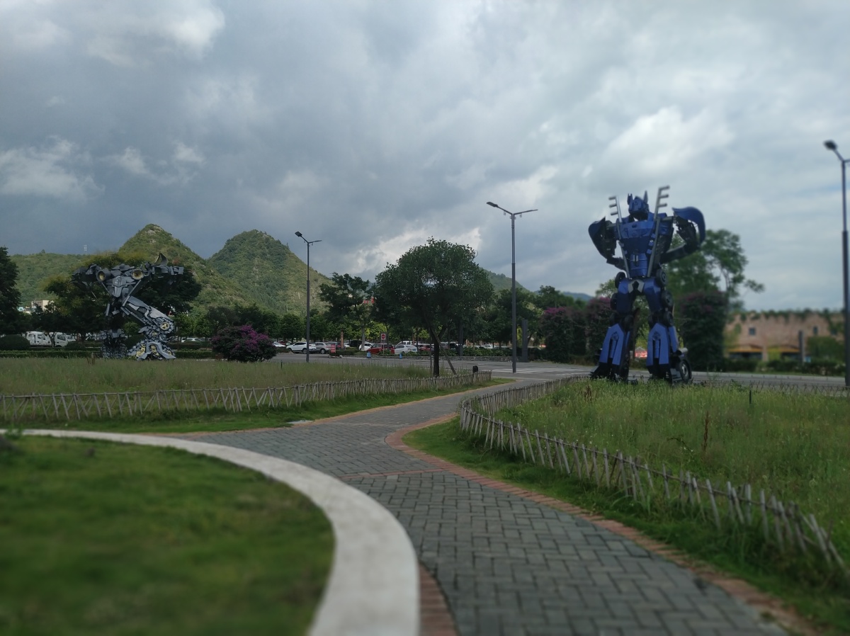 贵州兴义万峰林万峰林孔雀台观光小火车万峰林广场