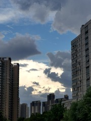 812649