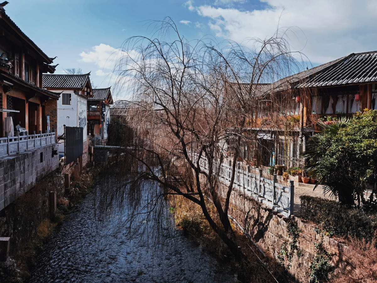 天清气朗云南丽江束河古镇 - 李晓凡 - 图虫