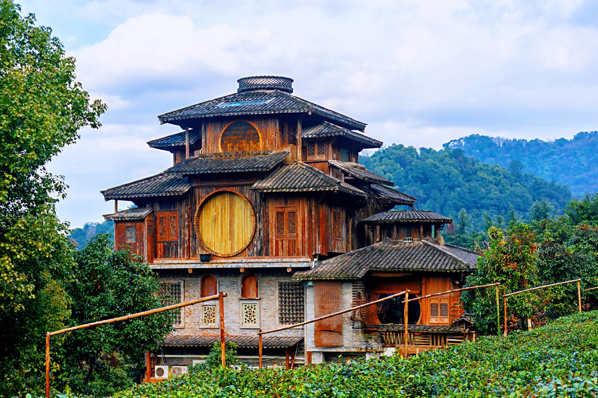 杭州汤屋百年沧桑中的千与千寻