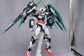 305895