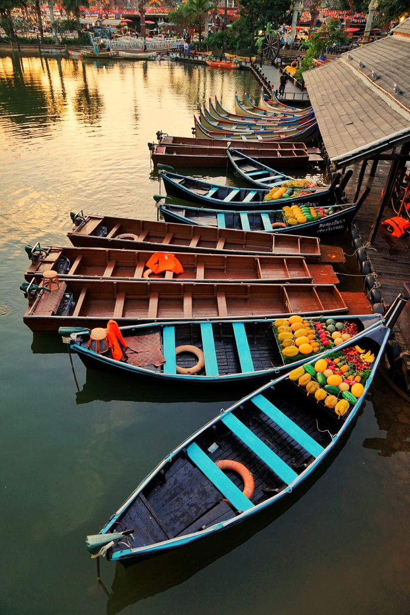 湄公河畔的游船