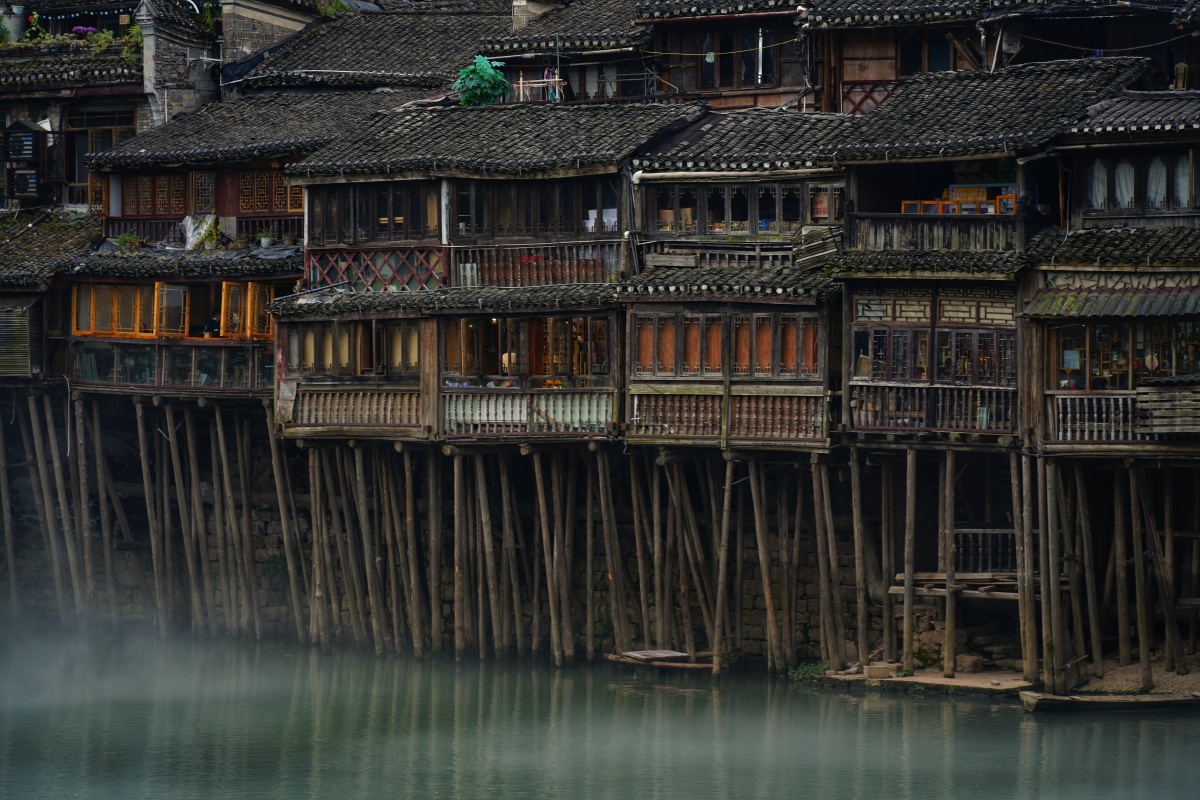 凤凰吊脚楼 - 郎王爷1986 - 图虫