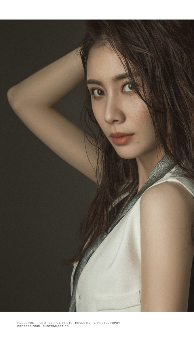 可咸可甜的女神美丽与气质并存