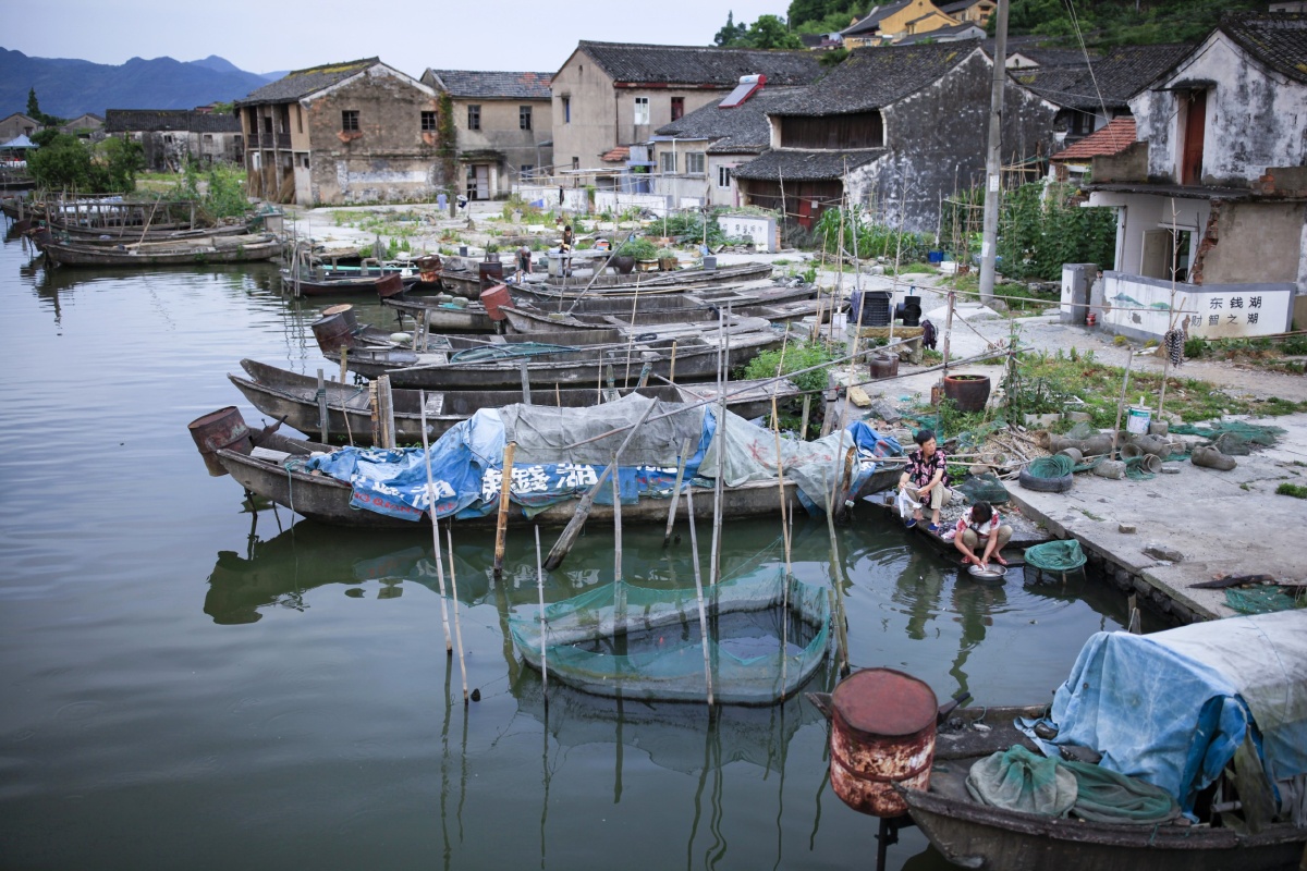 渐渐苏醒的江南渔村