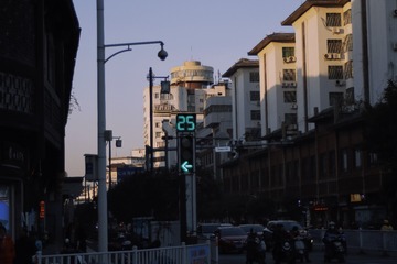 1901513