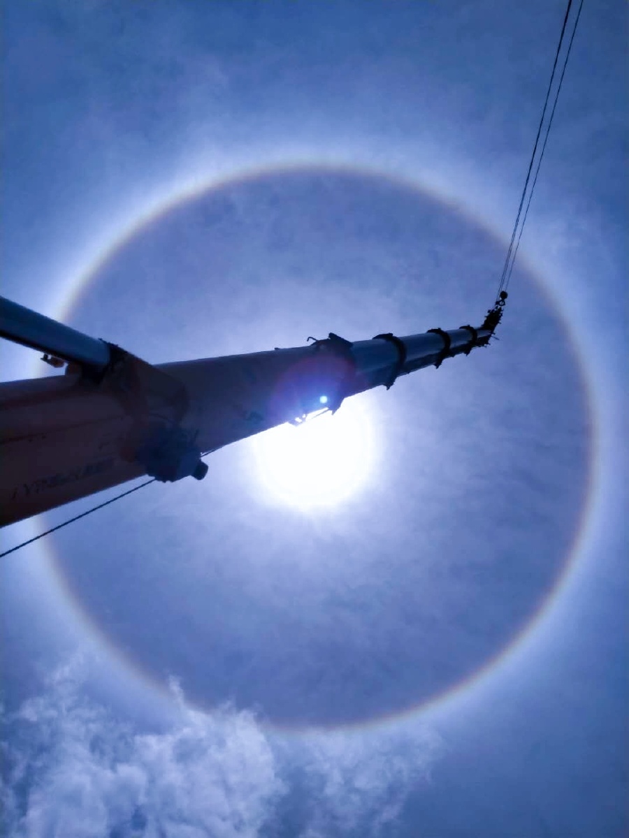 工作中不经意触发日光晕煞是喜爱