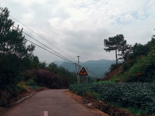 435821