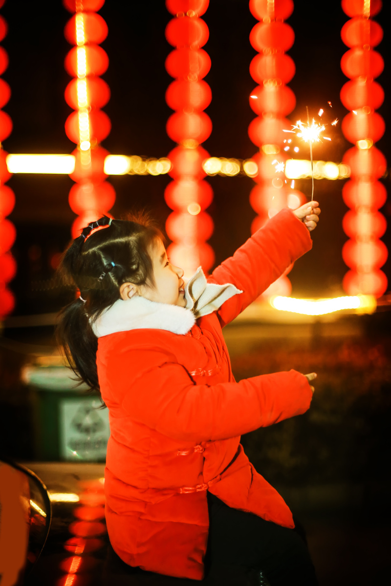 现在过年的年味少了给孩子拍几张年味的照片回忆一下小时候的时光