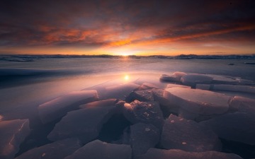 76525