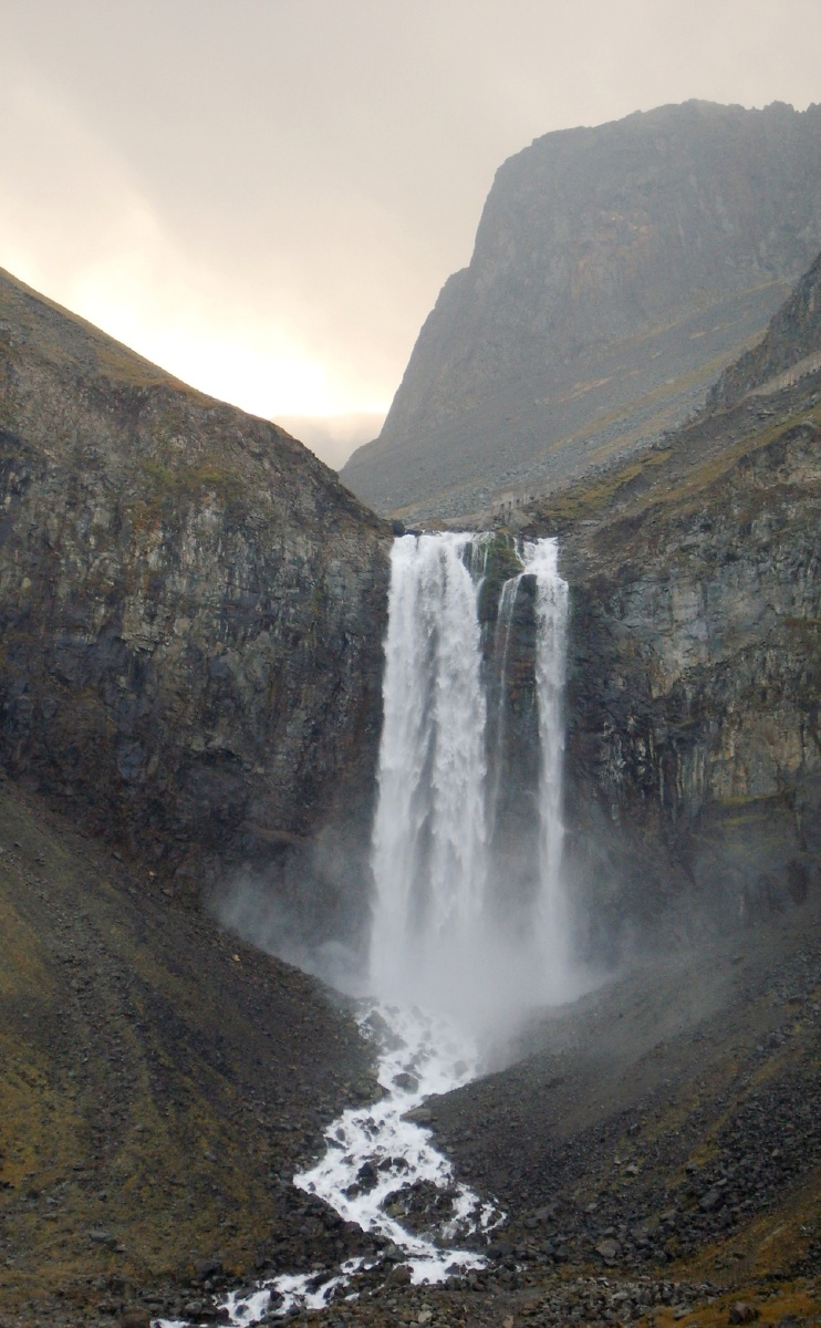 长白山天池瀑布