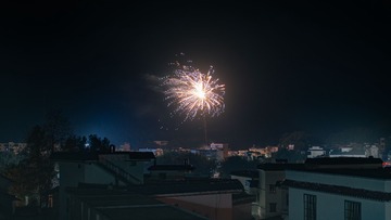 11300