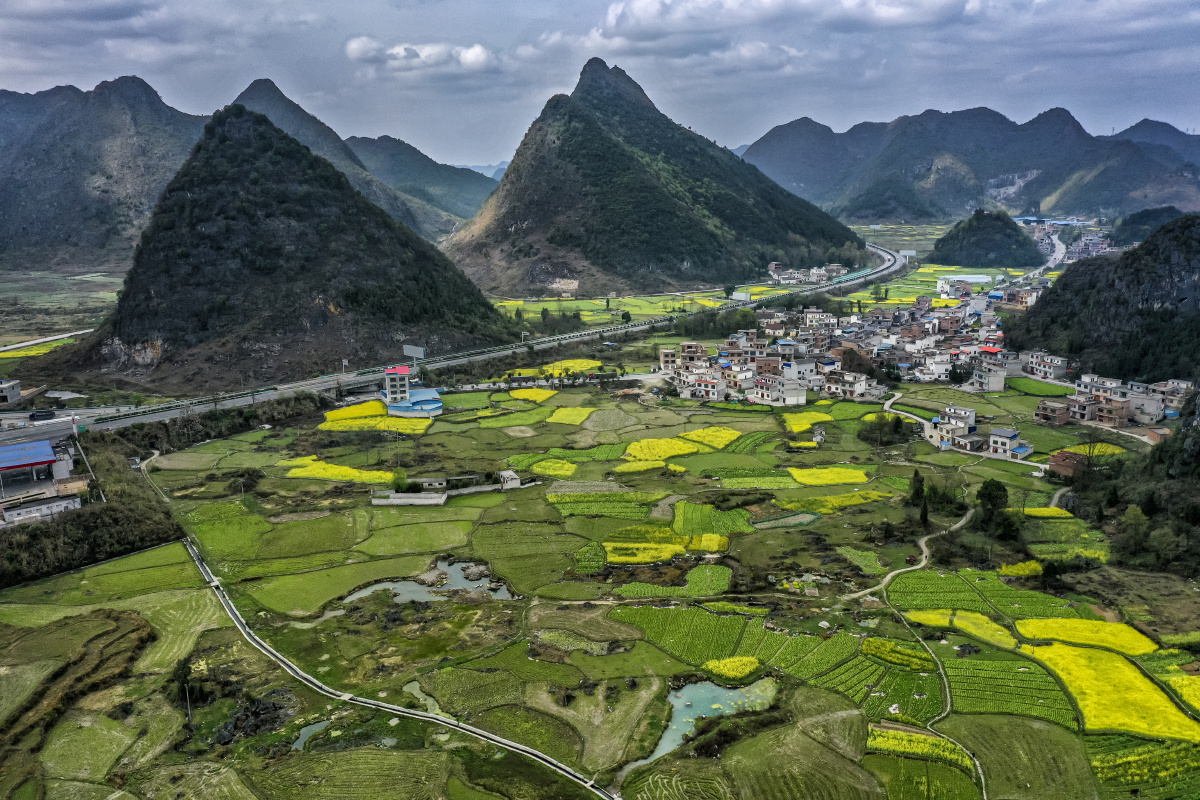贵州独山县新寨田园自然风光
