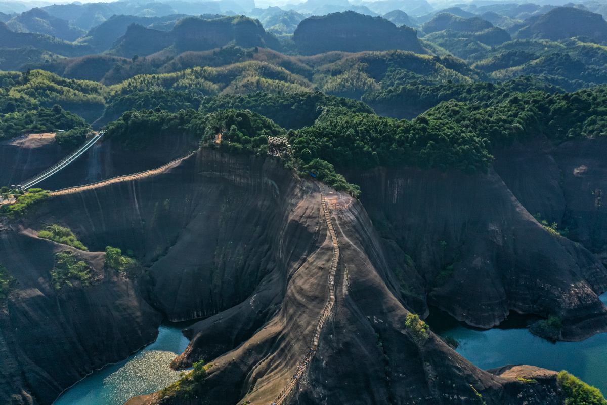 航拍湖南郴州高椅岭丹霞地貌风光