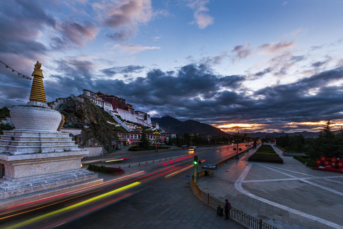 拉萨布达拉宫夜景,早霞 - 快乐摄影人cdf - 图虫