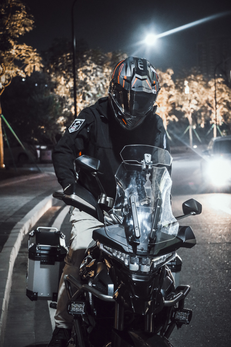 男孩的机车梦摄蒲三出镜阿胜2021啦祝大家新年快乐鸭