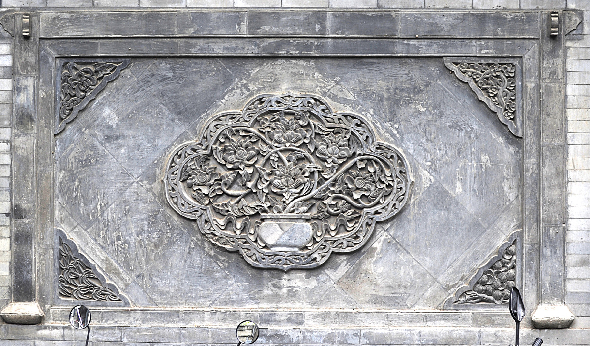 京城古代墙壁雕刻砖雕古代花纹纹饰工艺精湛赋予了建筑以生动的形象