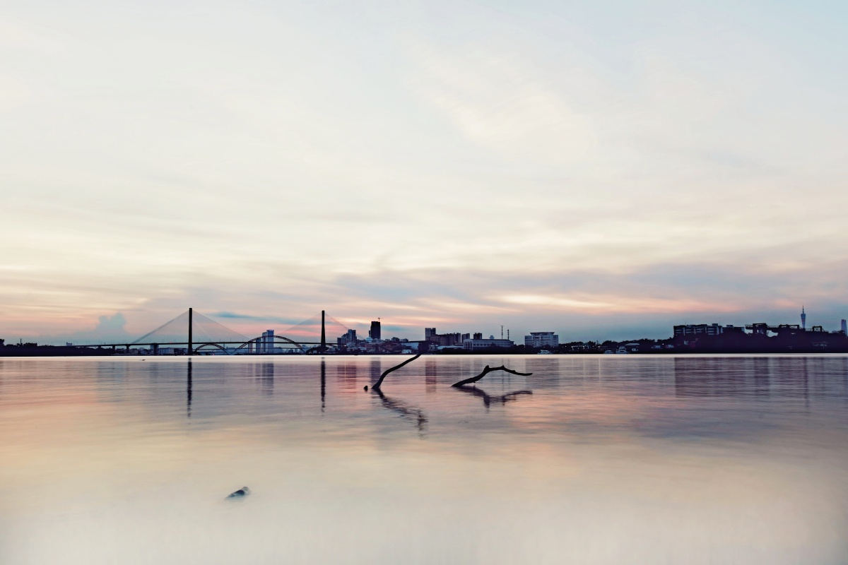低饱和度拍珠江