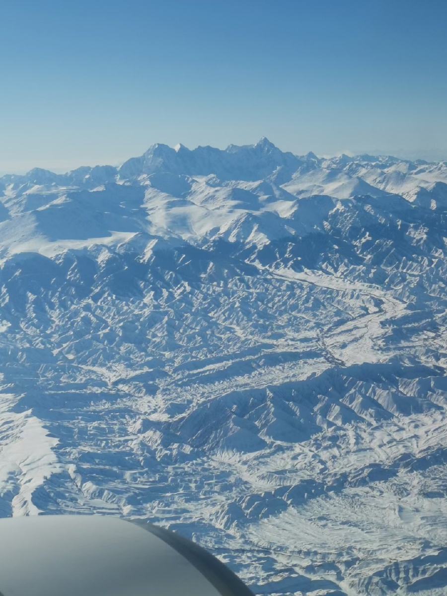 飞机上拍的天山山脉