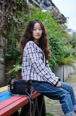 1905902