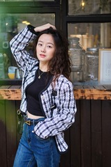 1905911